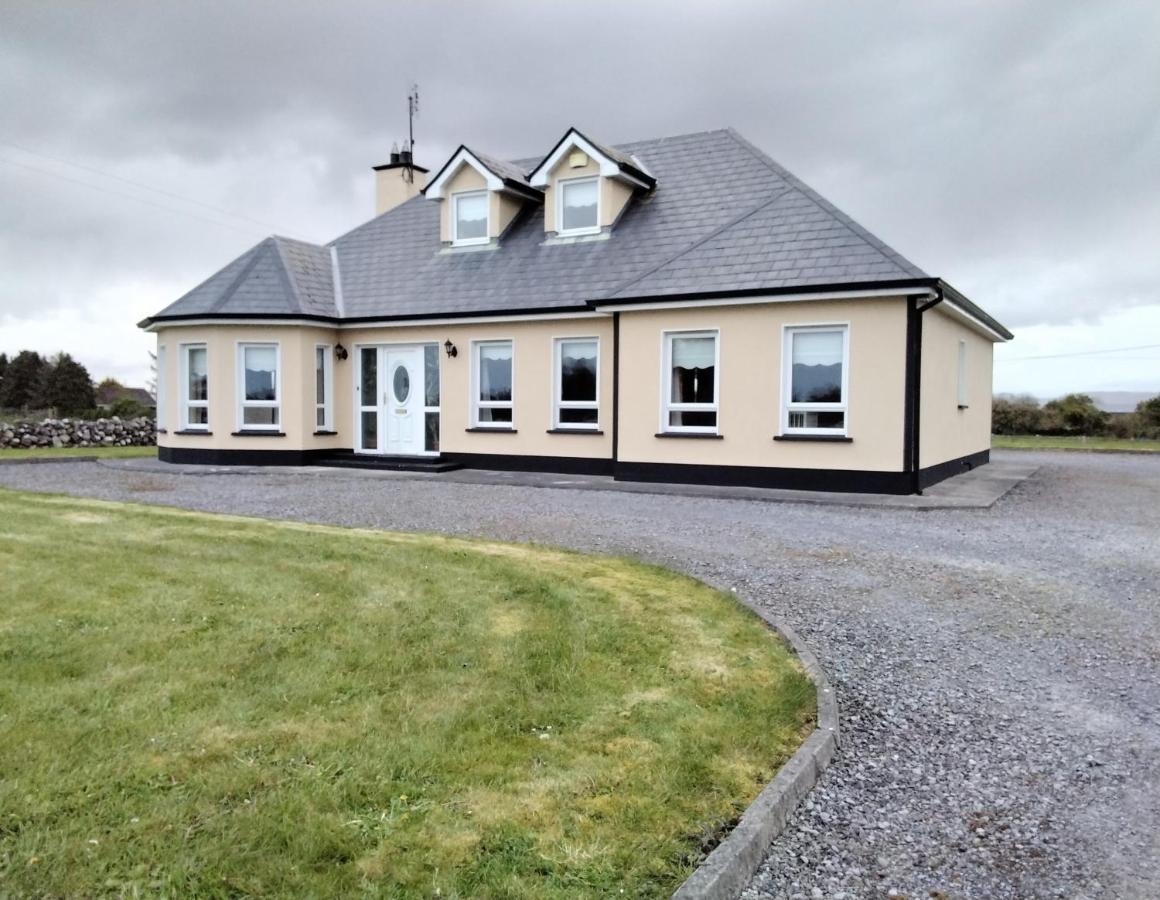 Warm And Welcoming Family Home Ballinrobe Kültér fotó