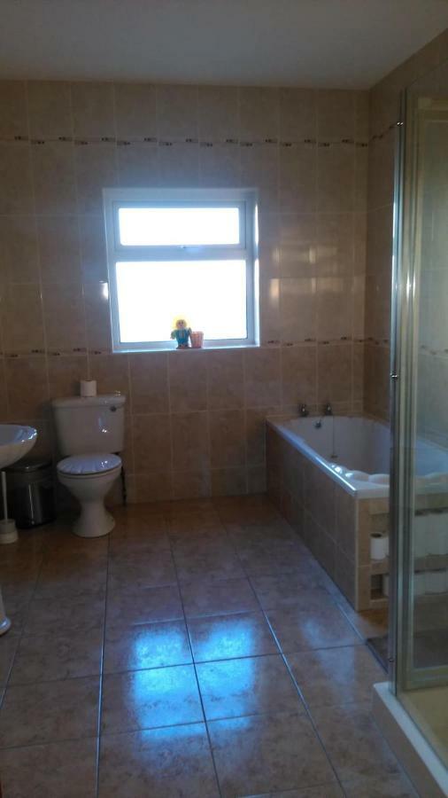 Warm And Welcoming Family Home Ballinrobe Kültér fotó