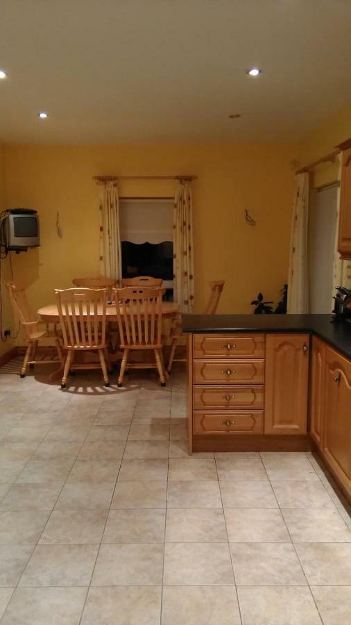 Warm And Welcoming Family Home Ballinrobe Kültér fotó